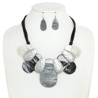 ACETATE HAMMERED METAL DISC CORD BIB NECKLACE SET