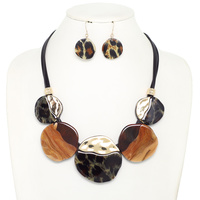 OVAL EPOXY STONE BIB NECKLACE SET