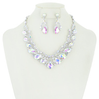 CRYSTAL RHINESTONE V SHAPE NECKLACE SET